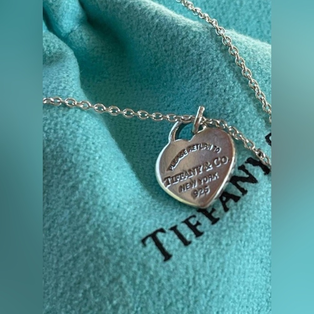 Tiffany and Co. mini heart tag single pendant